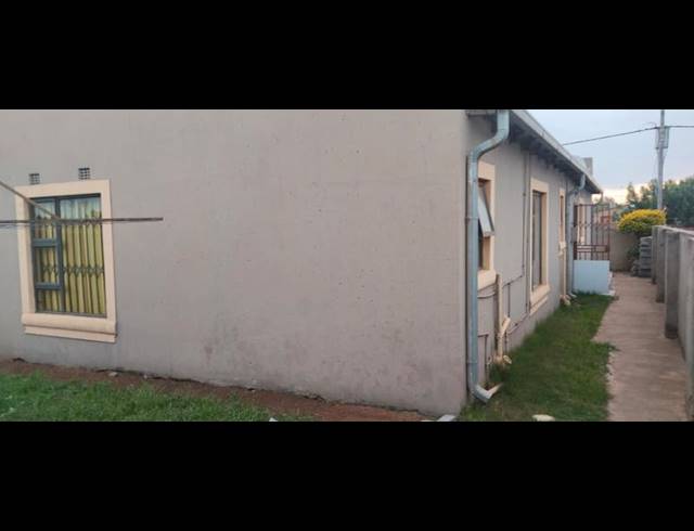 3 BEDROOM HOUSE FOR SALE IN RONDEBULT